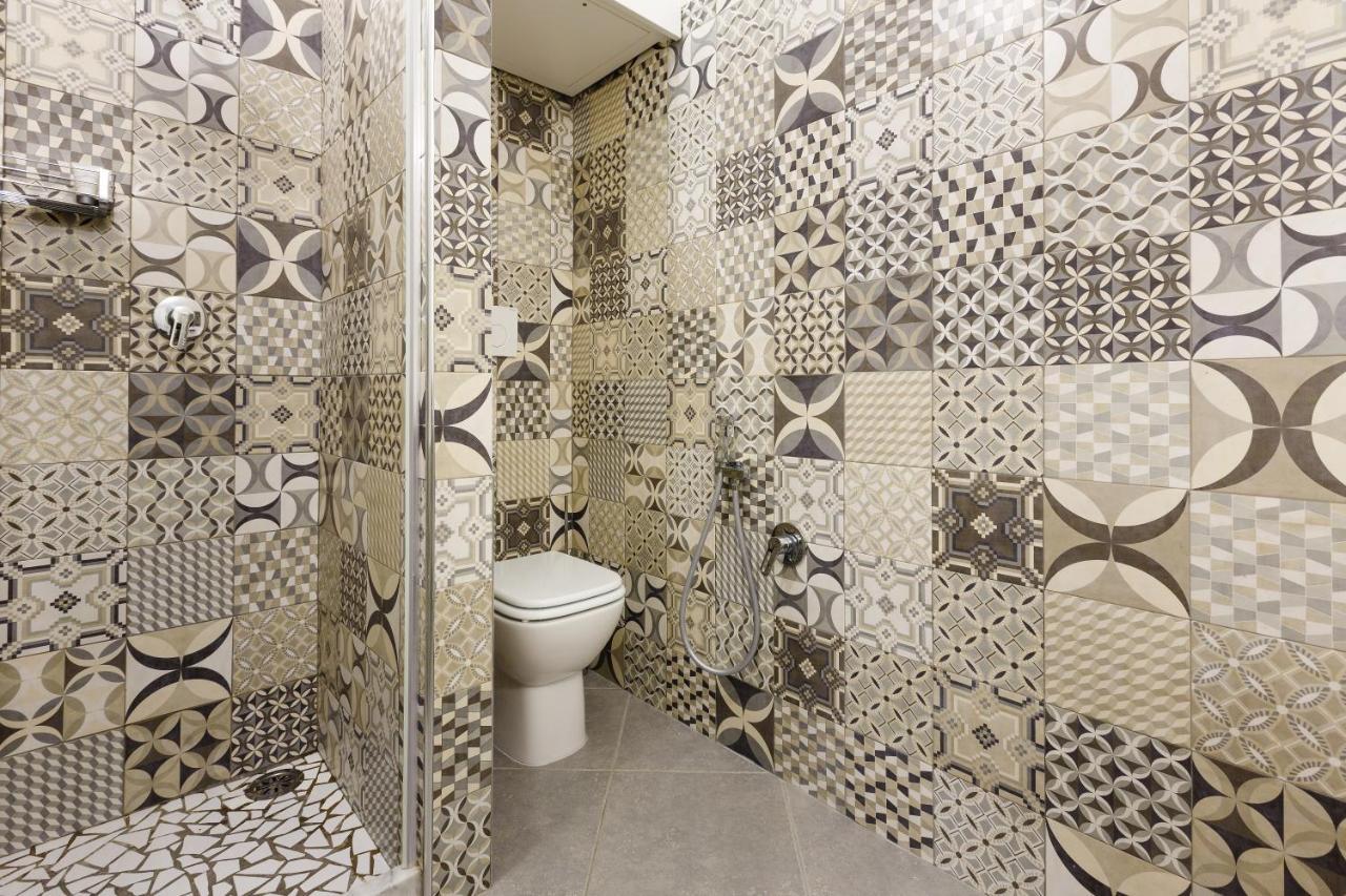 White Stylish Apartment 3 Вико-Экуенсе Экстерьер фото